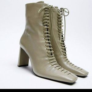 NWTs zara laced up boots size 41